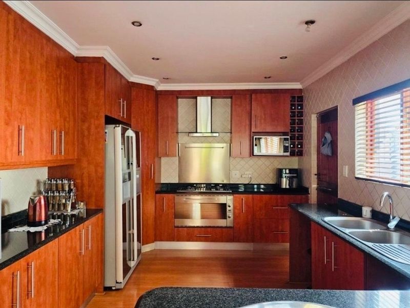 House For Sale in Emfuleni Golf Estate, Vanderbijlpark - Photo 2