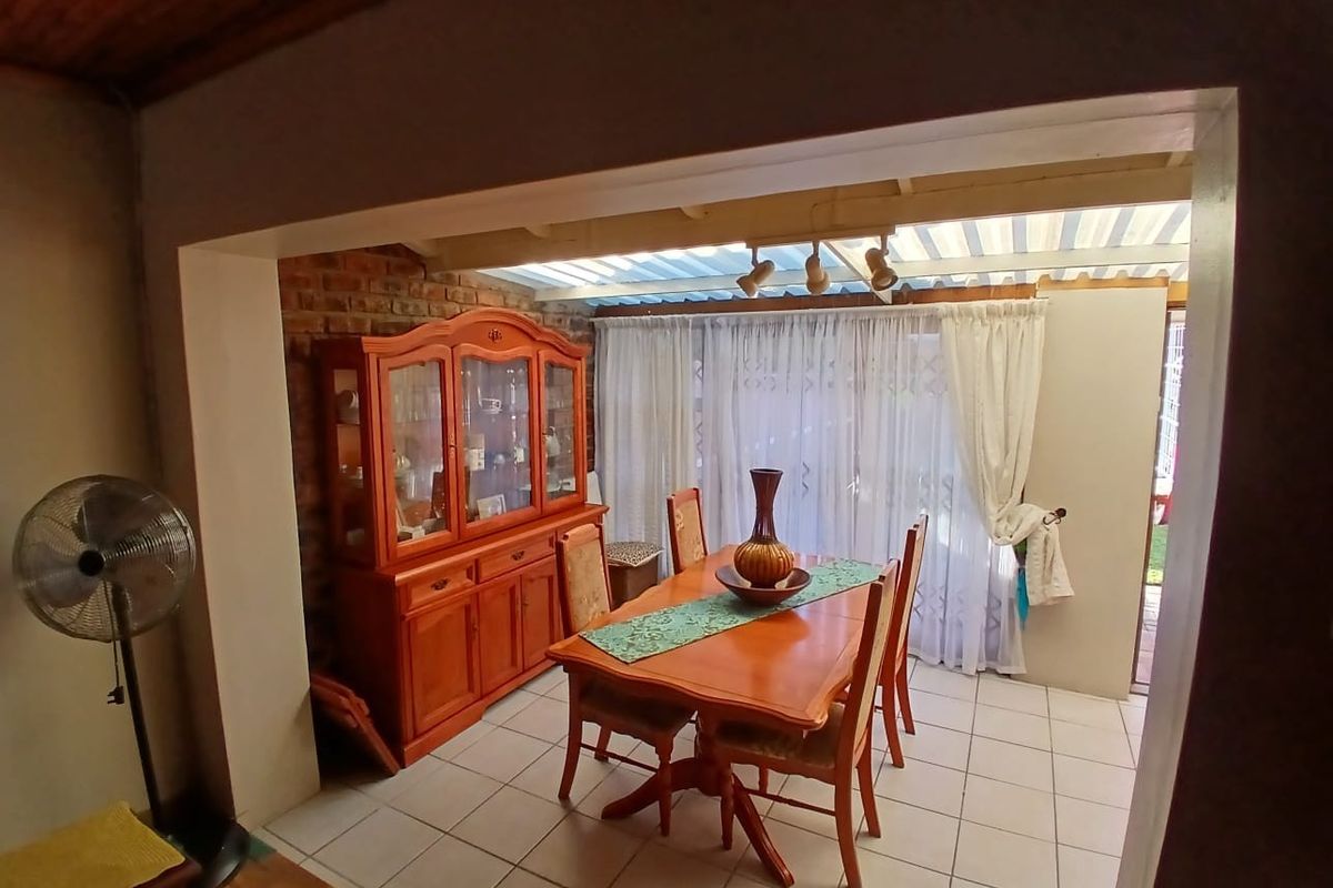 Townhouse For Sale in Port Elizabeth Central, Port Elizabeth - Photo 5