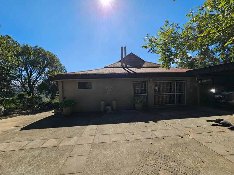 House For Sale in Hazyview Mpumalanga - Photo 2