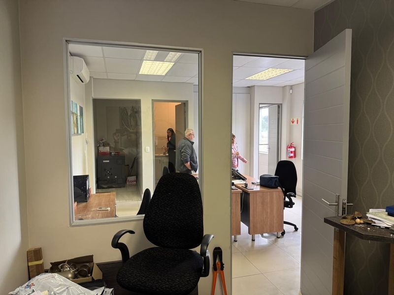 52m2 Office Space TO LET | Park Central 1 | Durbanville - Photo 10