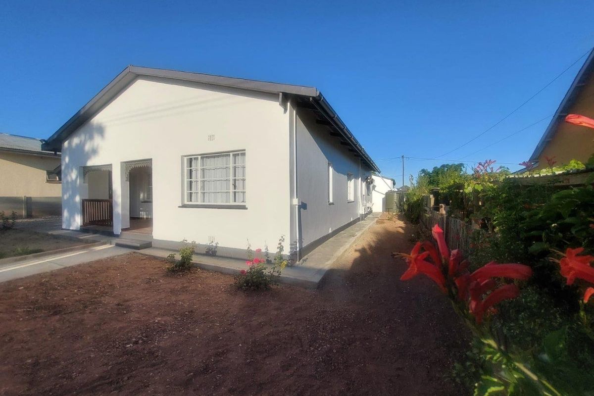 House For Sale in Ladismith - Photo 3