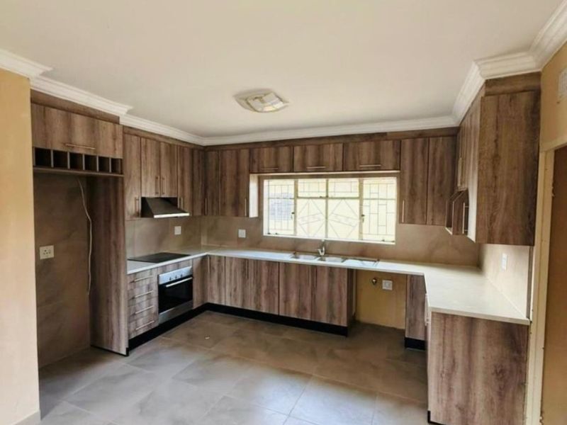 House For Sale in Vanderbijlpark SW 1, Vanderbijlpark SW, Vanderbijlpark - Photo 2