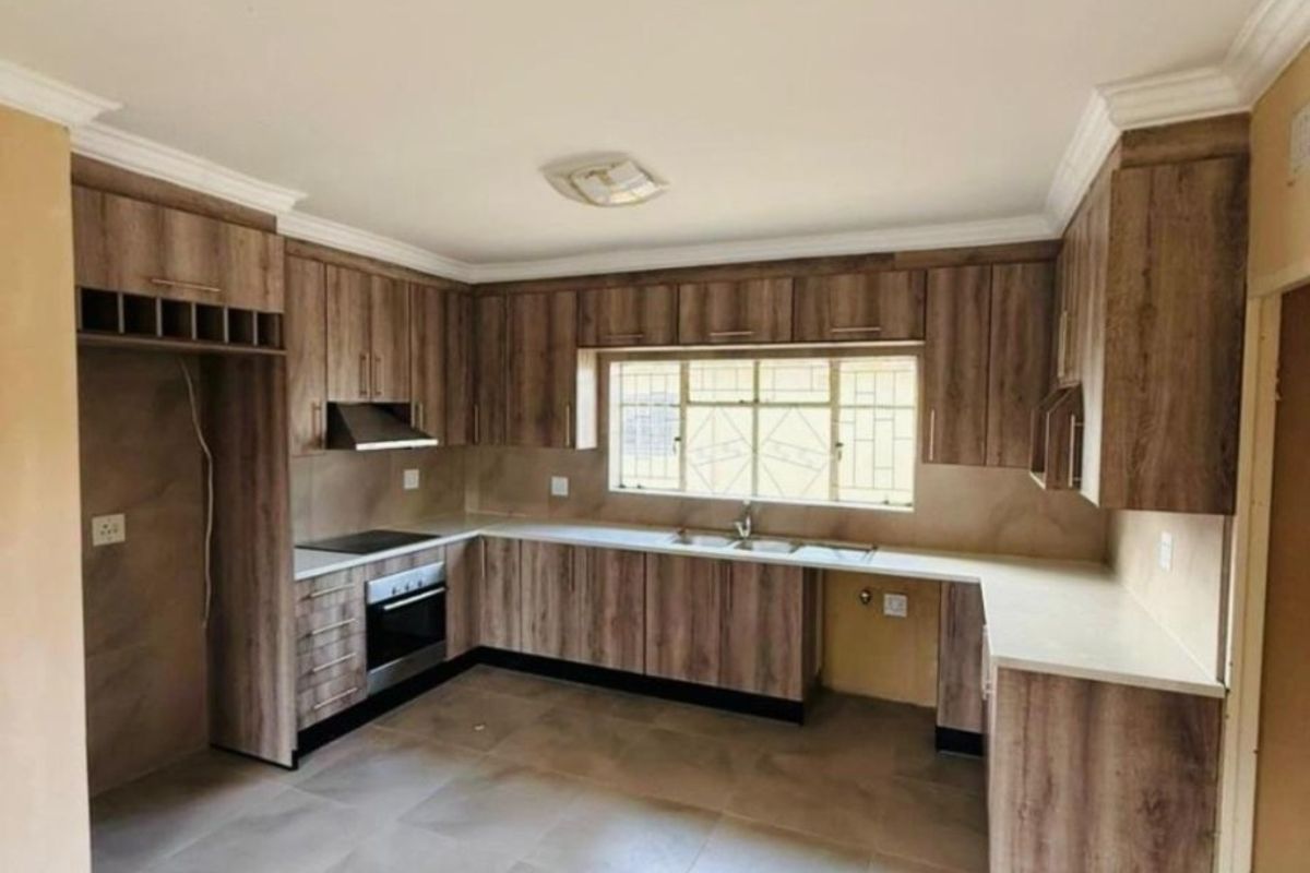 House For Sale in Vanderbijlpark SW 1, Vanderbijlpark SW, Vanderbijlpark - Photo 2