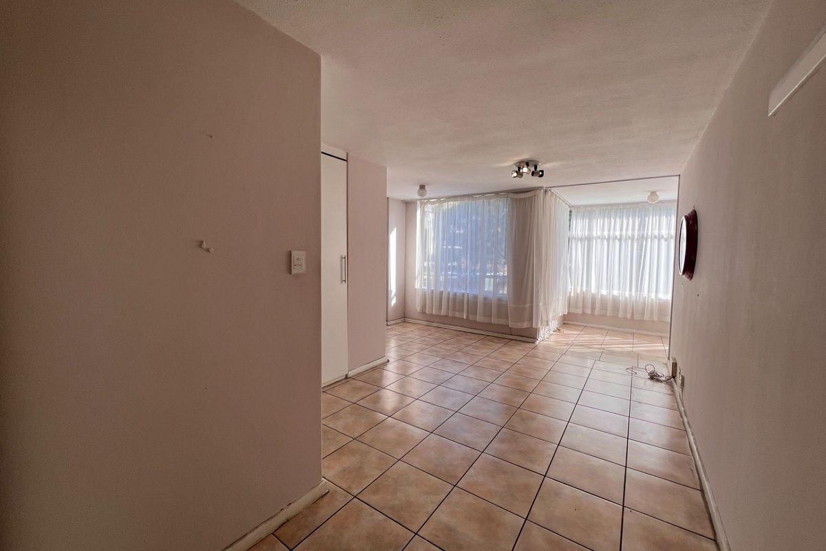 Bachelor Apartment To Rent in Essenwood, Durban, KwaZulu-Natal - Photo 4