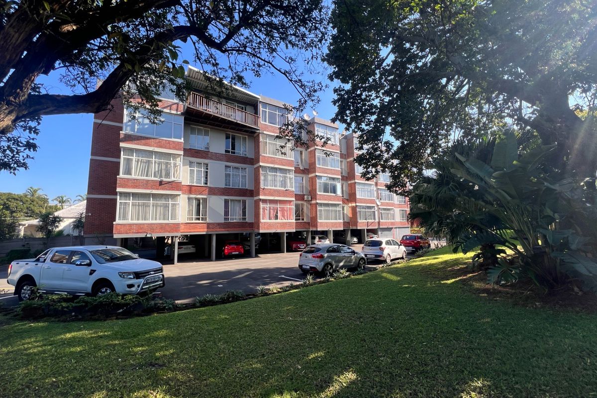 Bachelor Apartment To Rent in Essenwood, Durban, KwaZulu-Natal - Photo 2