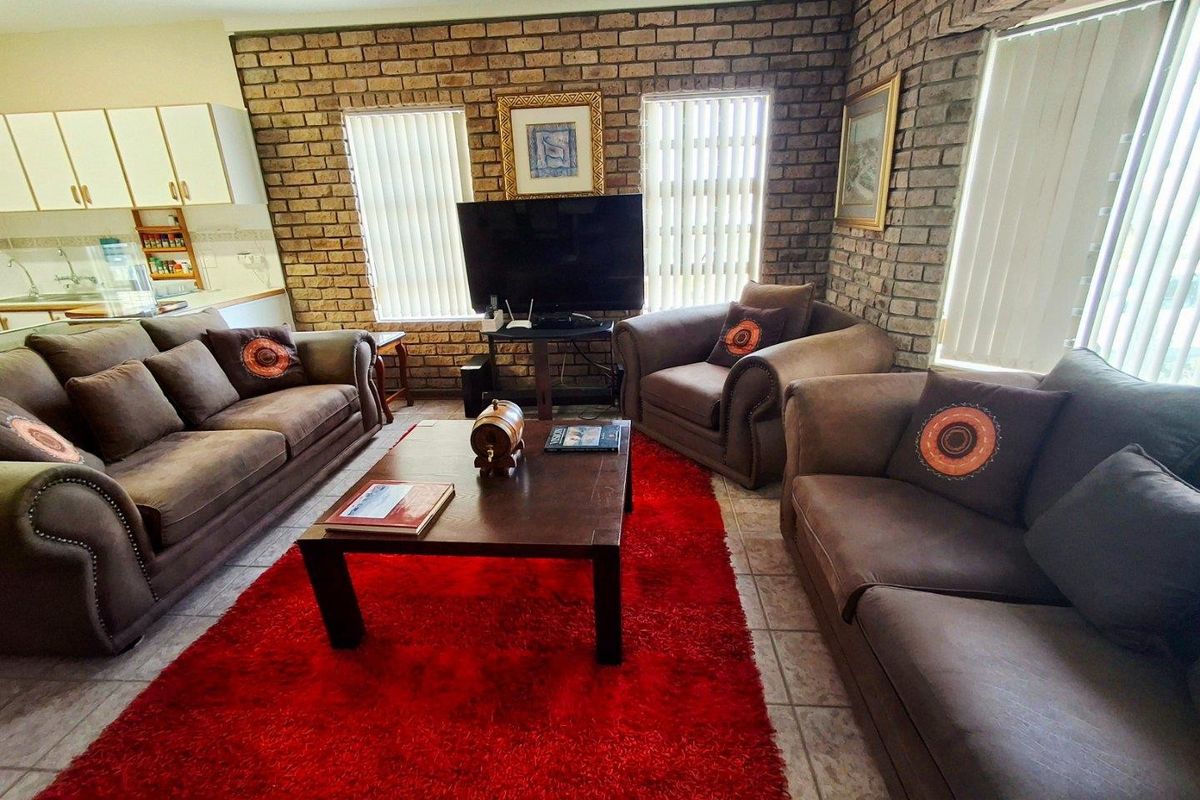 House For Sale in Stilbaai Wes, Stilbaai - Photo 4