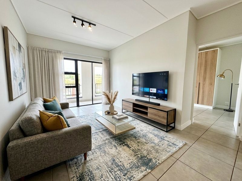 Stylish 1 Bed, 1 Bath - 2nd Floor Apartment For Sale in Waterfall, Midrand - Photo 1