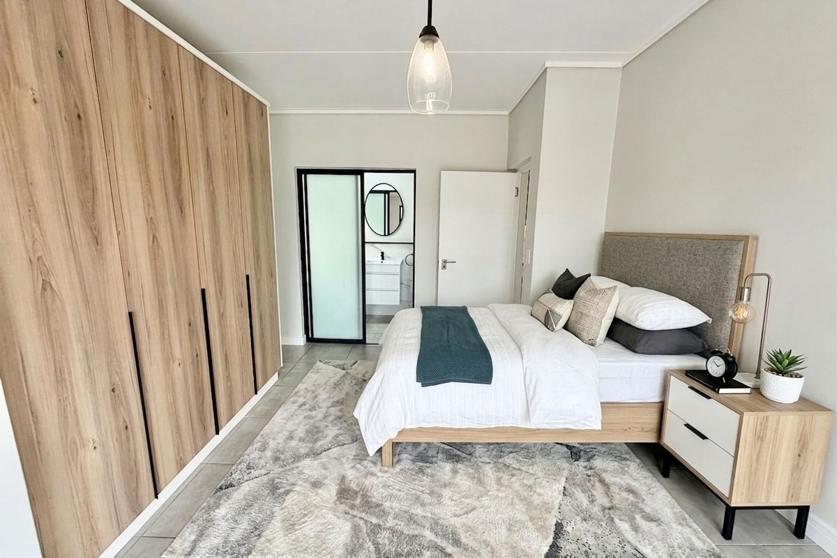 Stylish 1 Bed, 1 Bath - 2nd Floor Apartment For Sale in Waterfall, Midrand - Photo 2