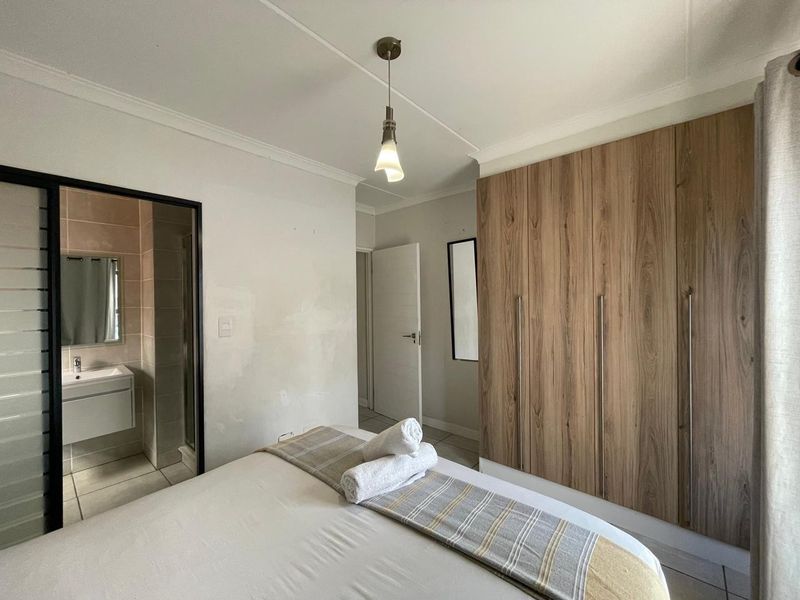 Spacious 2 bed 2 bath - Photo 6