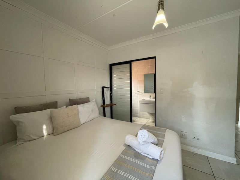 Spacious 2 bed 2 bath - Photo 9
