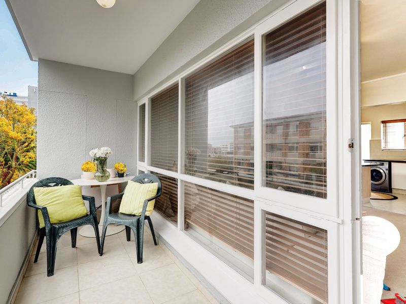 Apartment For Sale in Sea Point, Cape Town - Photo 9