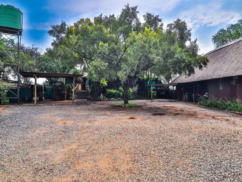 Farm For Sale in Mooiplaats, Centurion - Photo 4