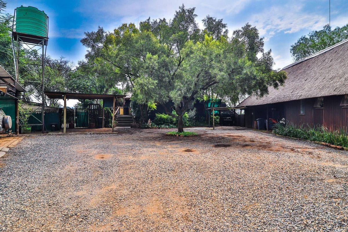 Farm For Sale in Mooiplaats, Centurion - Photo 4
