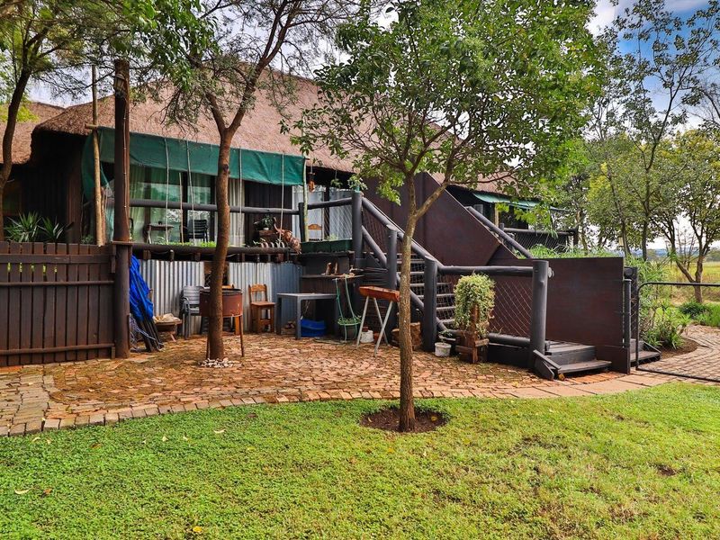 Farm For Sale in Mooiplaats, Centurion - Photo 2