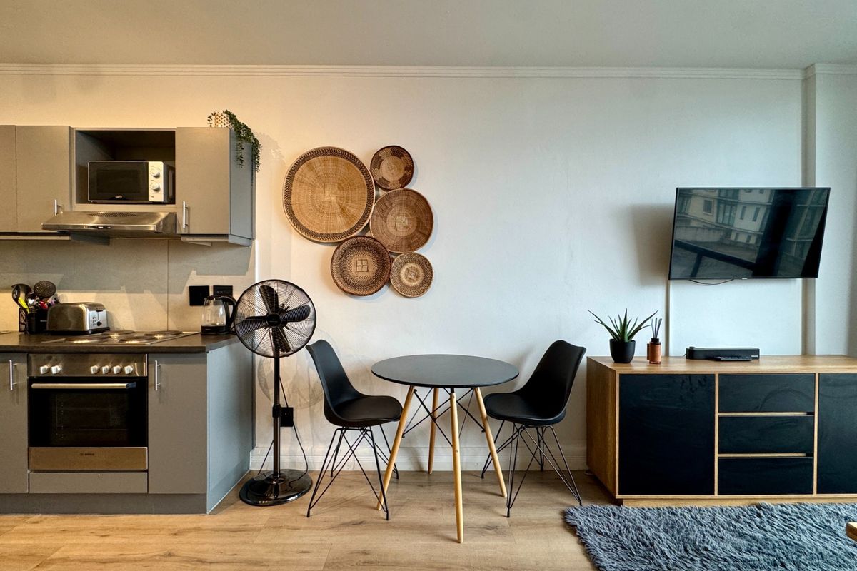 Unit 1202, Four Seasons, Zonnebloem, Cape Town. - Photo 4