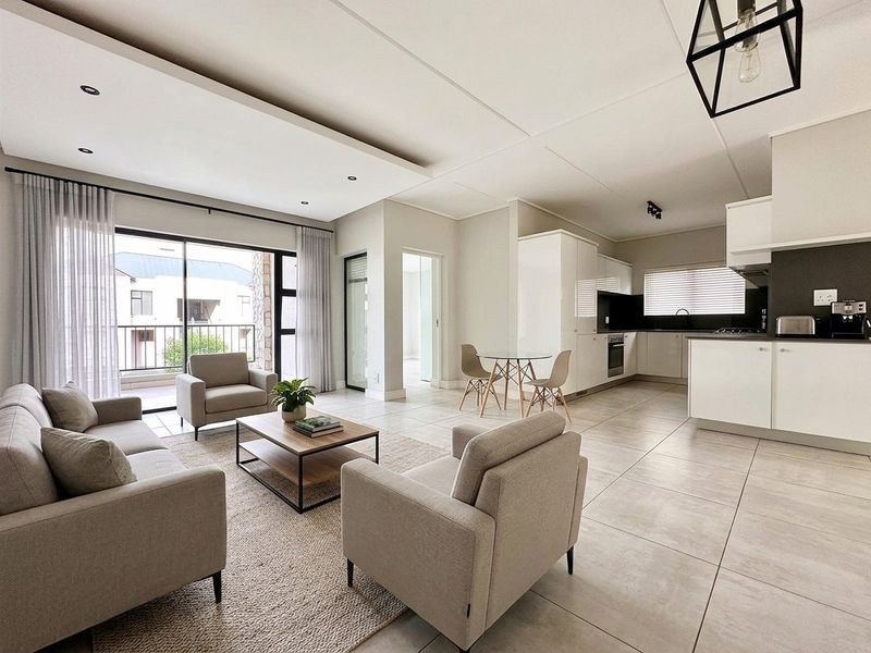 Sophisticated 3 Bed - 2 Bath First Floor Apartment with Balcony To Rent in The Polofields - Photo 1
