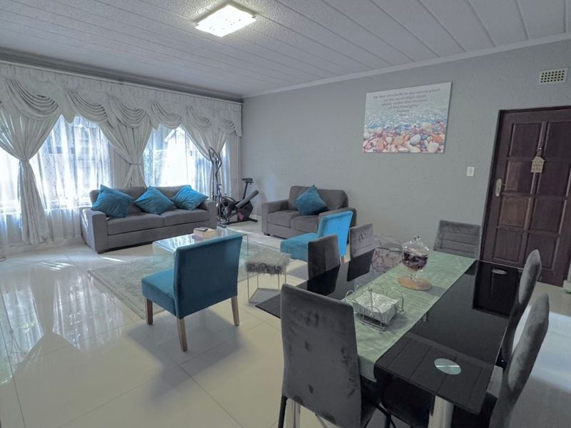 Immaculate 3 Bed Townhouse To Rent in Eden Glen - Photo 6