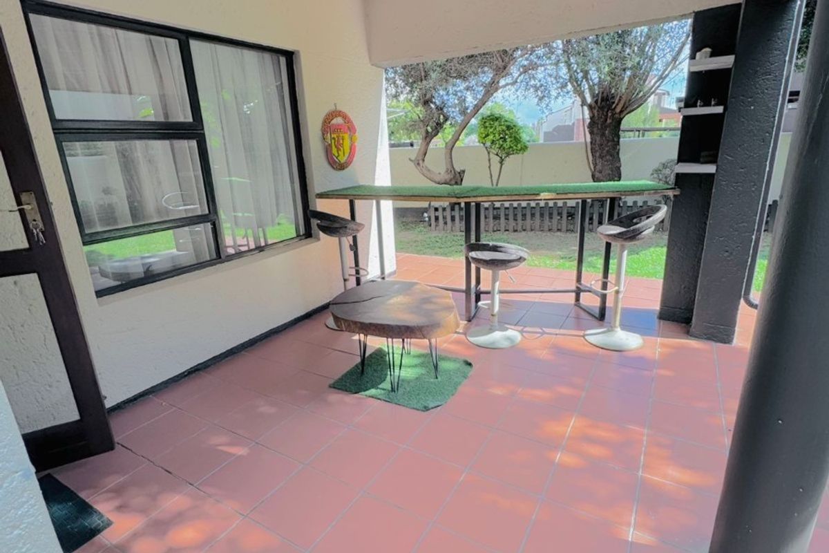 Immaculate 3 Bed Townhouse To Rent in Eden Glen - Photo 3
