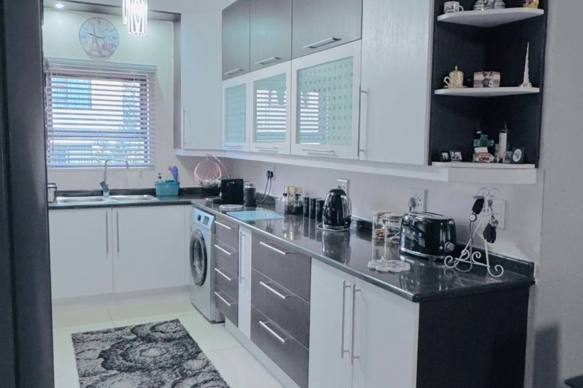Immaculate 3 Bed Townhouse To Rent in Eden Glen - Photo 5
