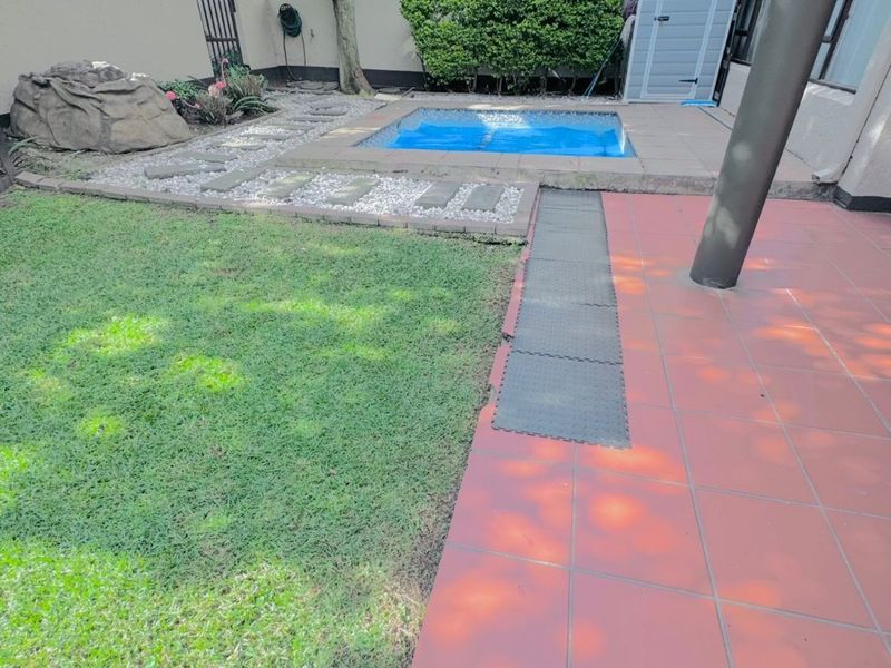 Immaculate 3 Bed Townhouse To Rent in Eden Glen - Photo 4