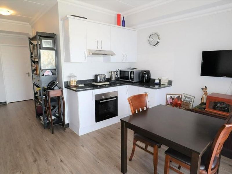 Apartment For Sale in Buh Rein Estate, Kraaifontein - Photo 2