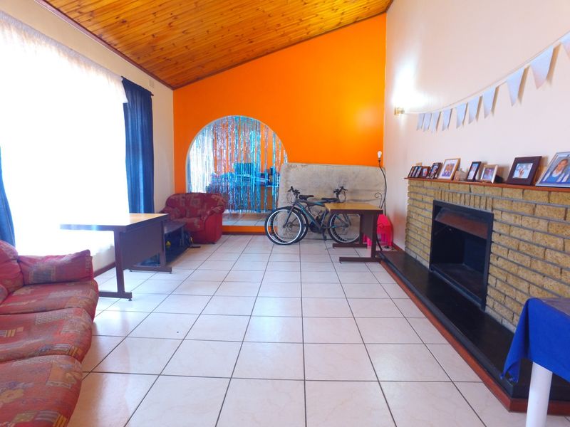 Great family home for sale in Sarepta, Kuilsriver - SOLD! - Photo 10