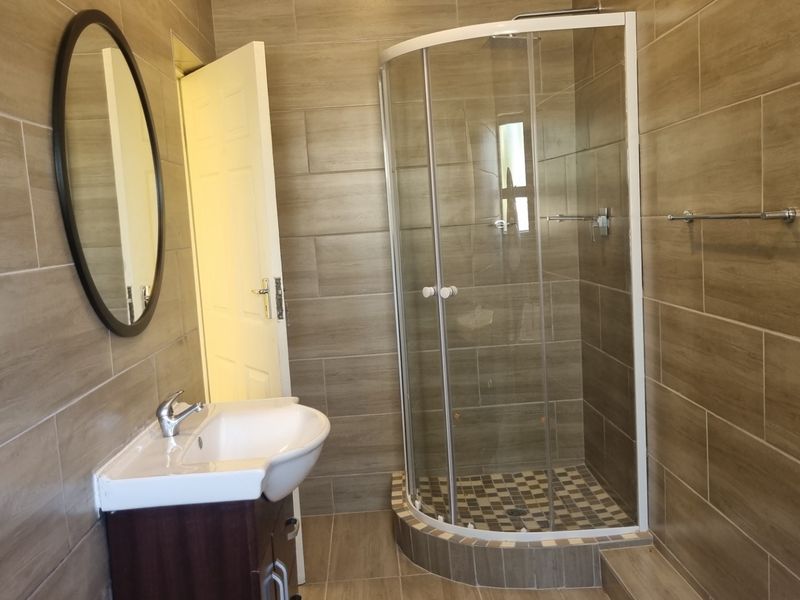 Three (3) bedroom House for Rental in Halfway Gardens Midrand - Photo 8