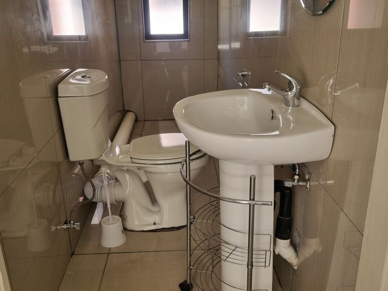 Three (3) bedroom House for Rental in Halfway Gardens Midrand - Photo 6