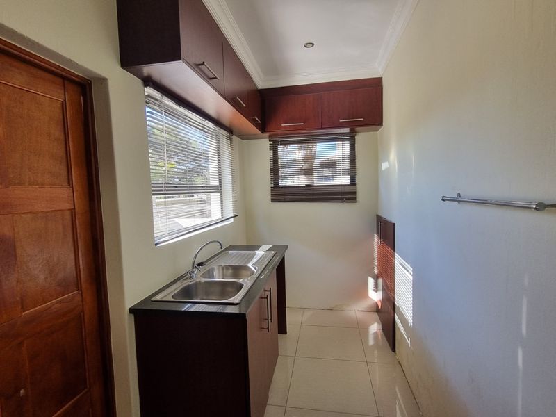 Three (3) bedroom House for Rental in Halfway Gardens Midrand - Photo 5
