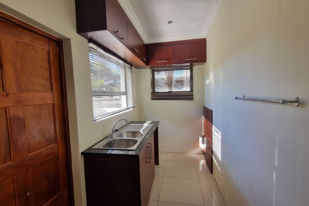 Three (3) bedroom House for Rental in Halfway Gardens Midrand - Photo 5