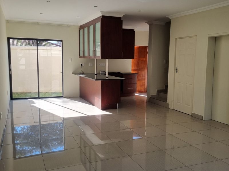 Three (3) bedroom House for Rental in Halfway Gardens Midrand - Photo 2