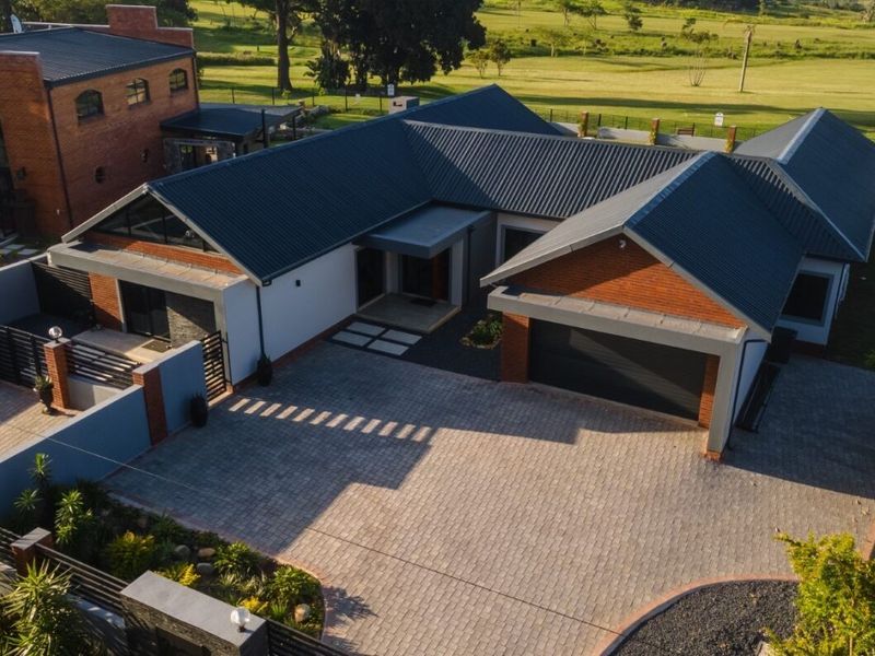 Luxury Off-Grid Living on the Golf Course - Photo 2