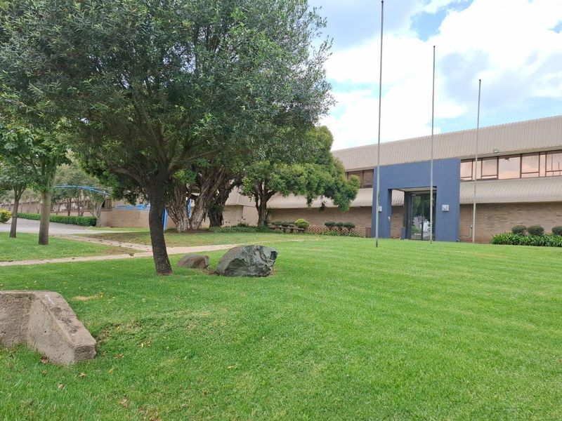 Industrial Property To Rent in Spartan, Kempton Park - Photo 2