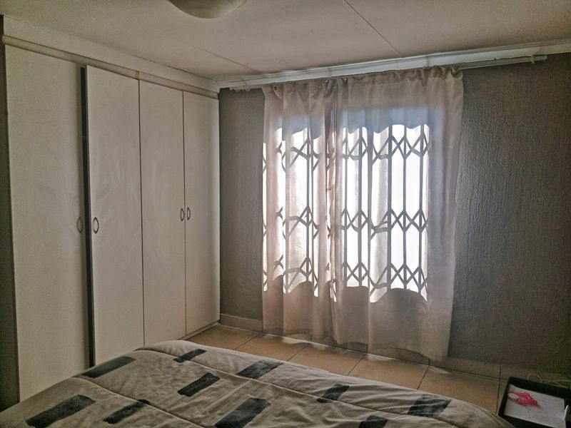 PROPERTY FOR SALE IN KAREEBERG ESTATE, HEATHERVIEW, AKASIA, SECURE ESTATE LIVING - Photo 3
