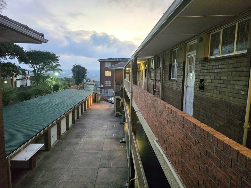 Apartment For Rent in Glenwood, Durban, KwaZulu Natal - Photo 2