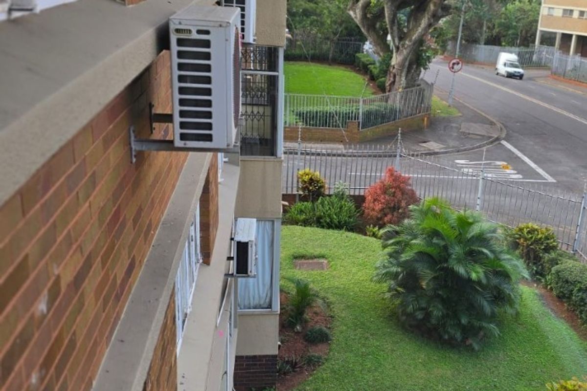 Apartment For Rent in Glenwood, Durban, KwaZulu Natal - Photo 3