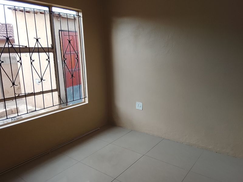 Cottage To Rent in Norkem Park, Kempton Park - Photo 1