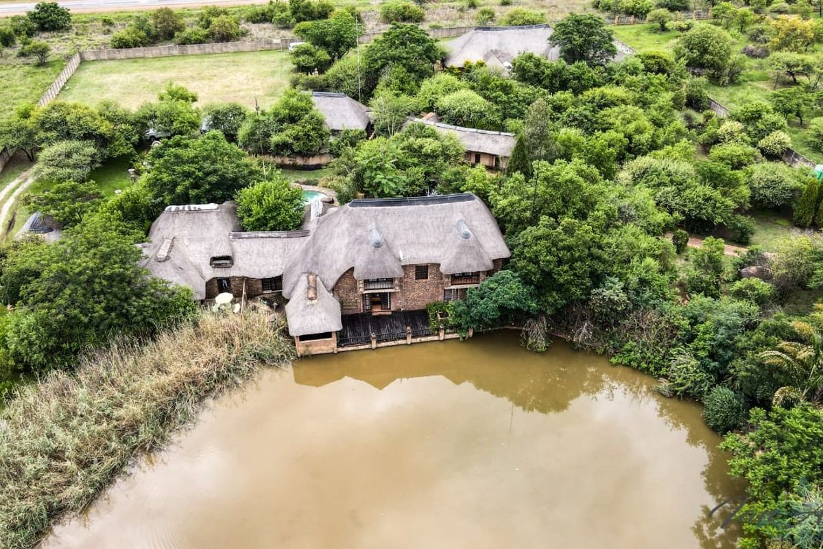 Commercial Property For Sale in Roodeplaat, Pretoria - Photo 2