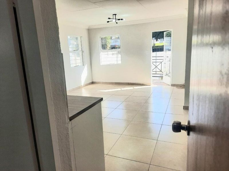 Apartment For Sale in Weltevreden Park, Roodepoort - Photo 2