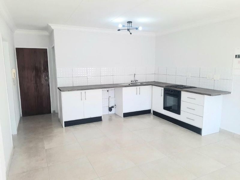 Apartment For Sale in Weltevreden Park, Roodepoort - Photo 5
