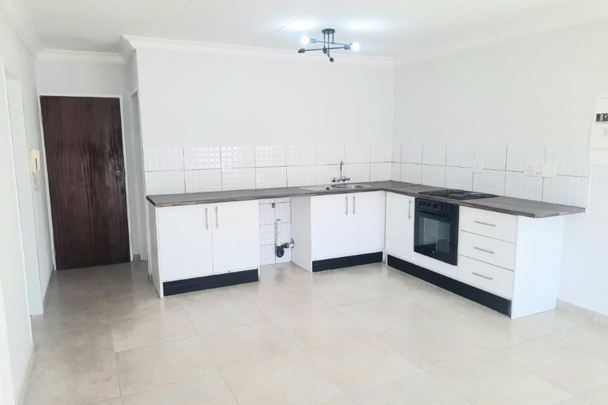 Apartment For Sale in Weltevreden Park, Roodepoort - Photo 5