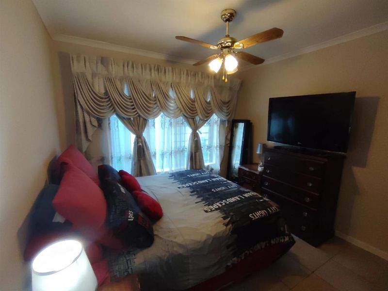 Neat as a Pin Ground Floor Apartment in Popular La Riviera II - Photo 9