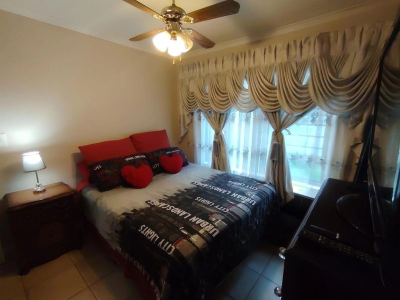 Neat as a Pin Ground Floor Apartment in Popular La Riviera II - Photo 5