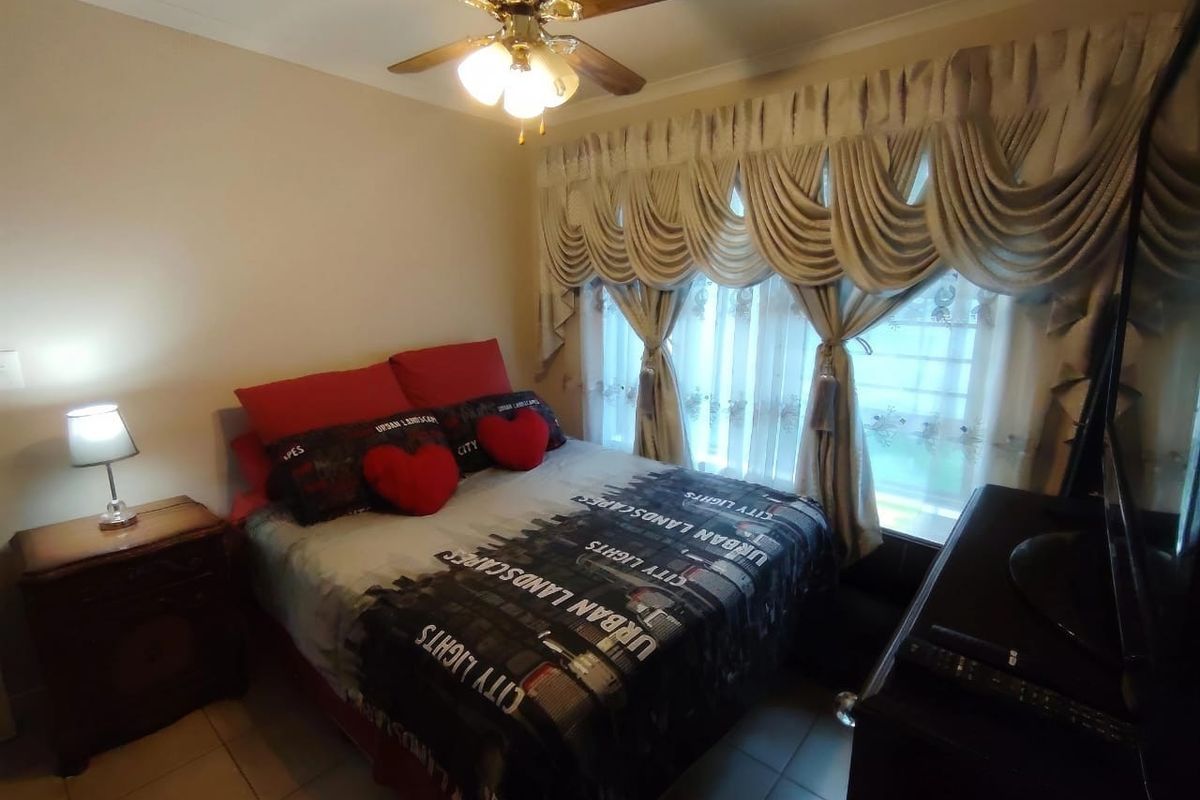 Neat as a Pin Ground Floor Apartment in Popular La Riviera II - Photo 5