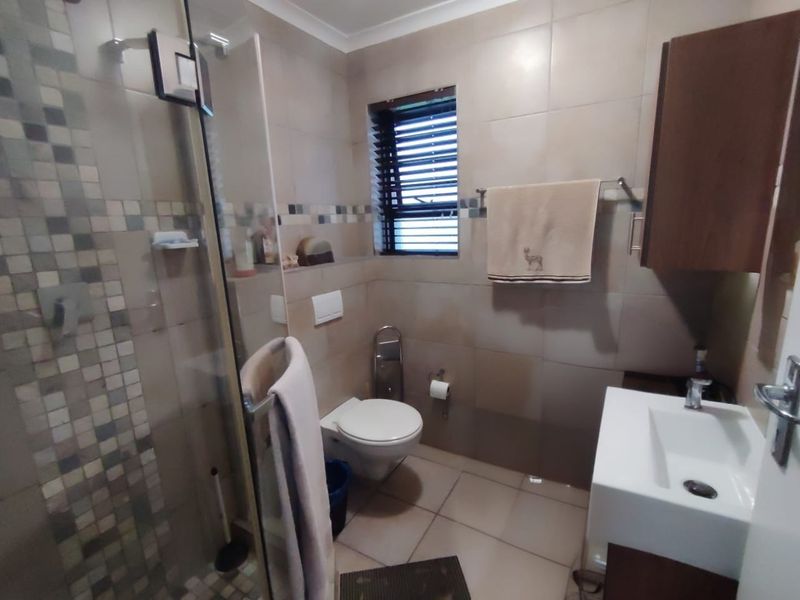 Neat as a Pin Ground Floor Apartment in Popular La Riviera II - Photo 6