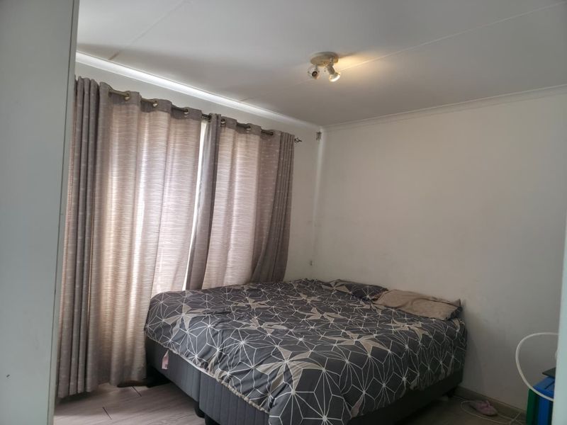 Newly renovated 2 Bed, 2 Bath Townhouse with Private Garden in Noordwyk - Photo 8