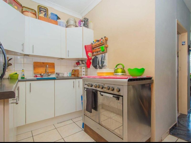House To Rent in Lindhaven, Roodepoort - Photo 2