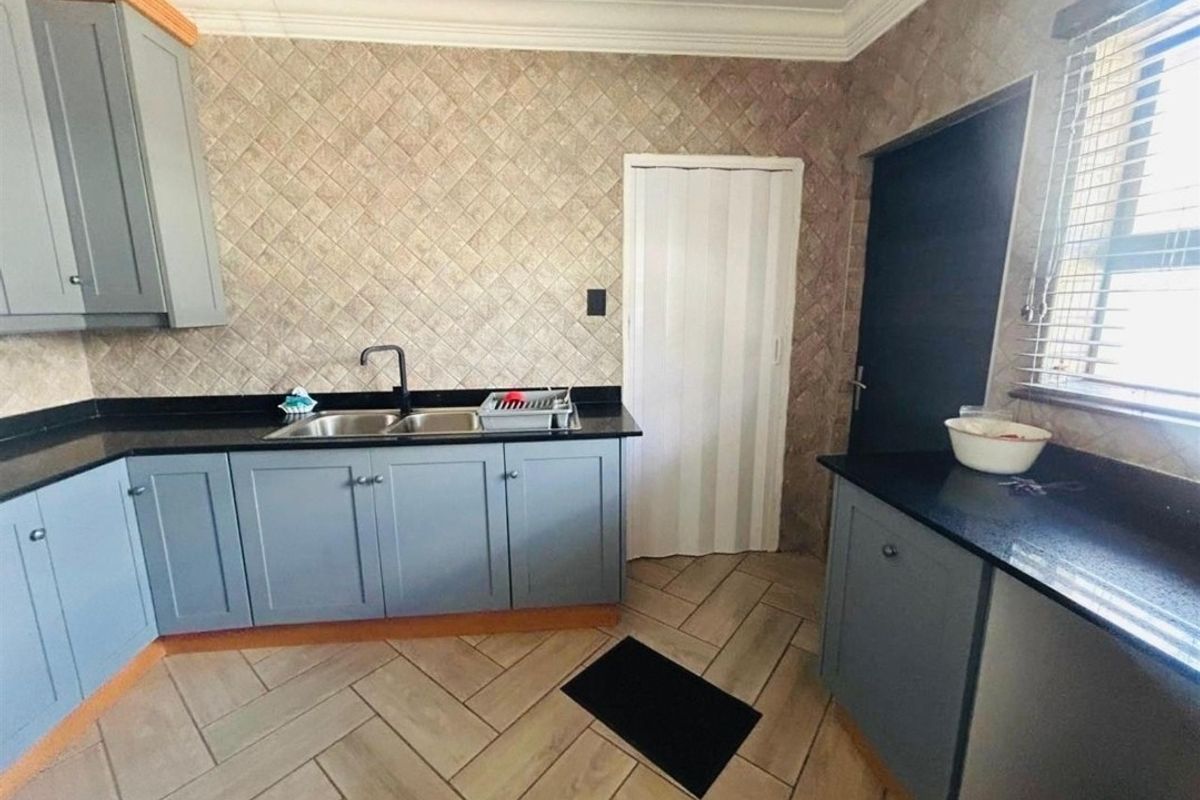 House For Sale in Vanderbijlpark SW 5, Vanderbijlpark SW, Vanderbijlpark - Photo 5