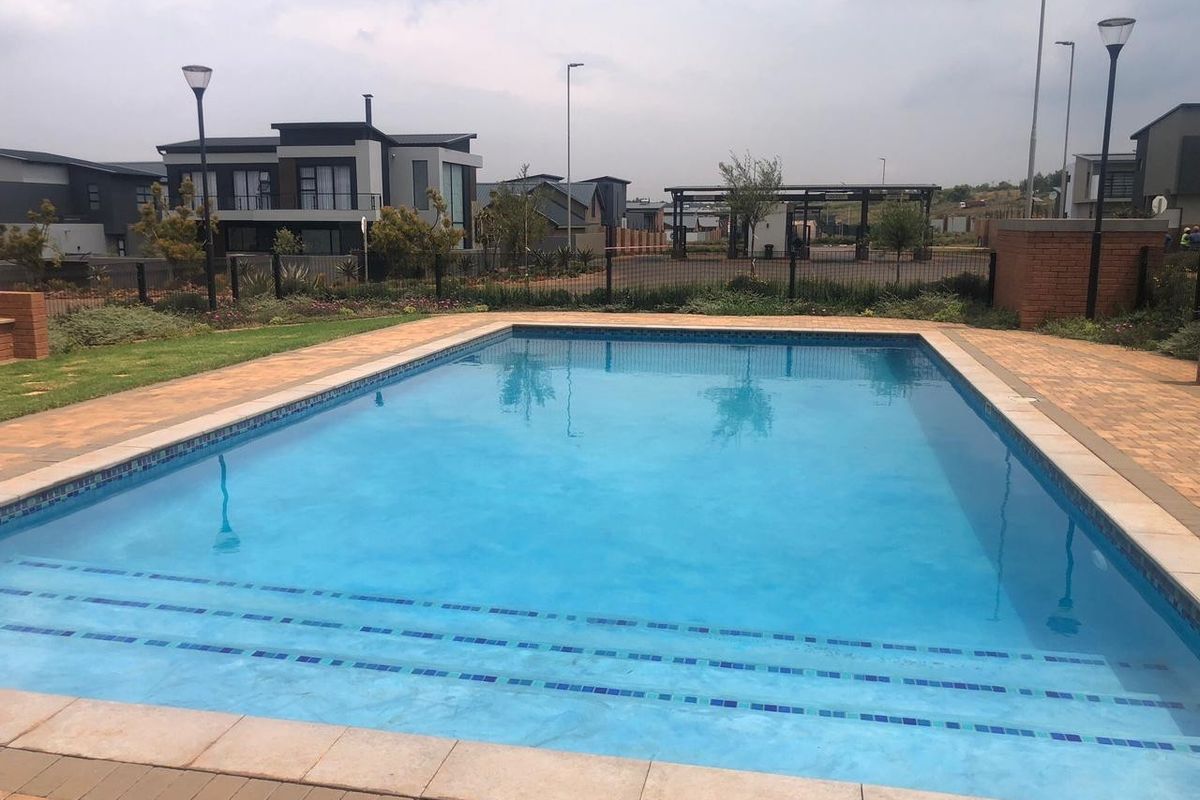 4 Bedroom House For Sale in Fountainbrook Estate, Midstream Estate, Centurion - Photo 5