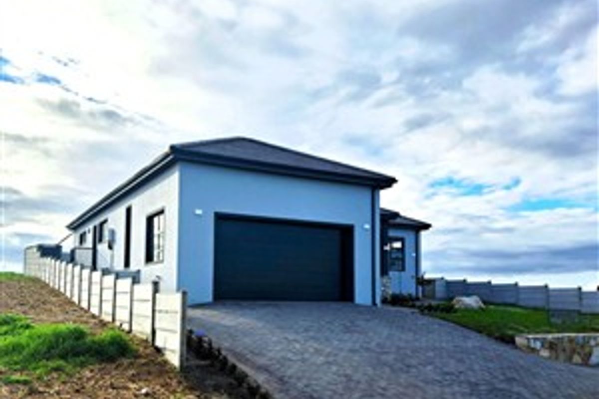 House For Sale in Stilbaai Wes, Stilbaai - Photo 2